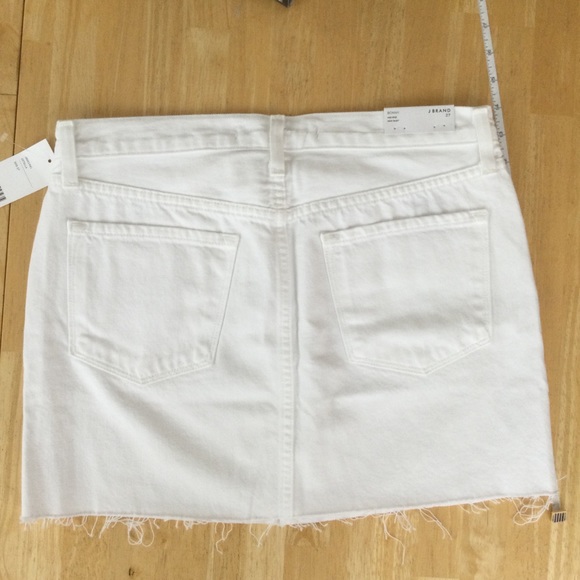 NWT J BRAND Denim Jean Mini Skirt Estella Bonny White SZ 27 - Picture 3 of 5